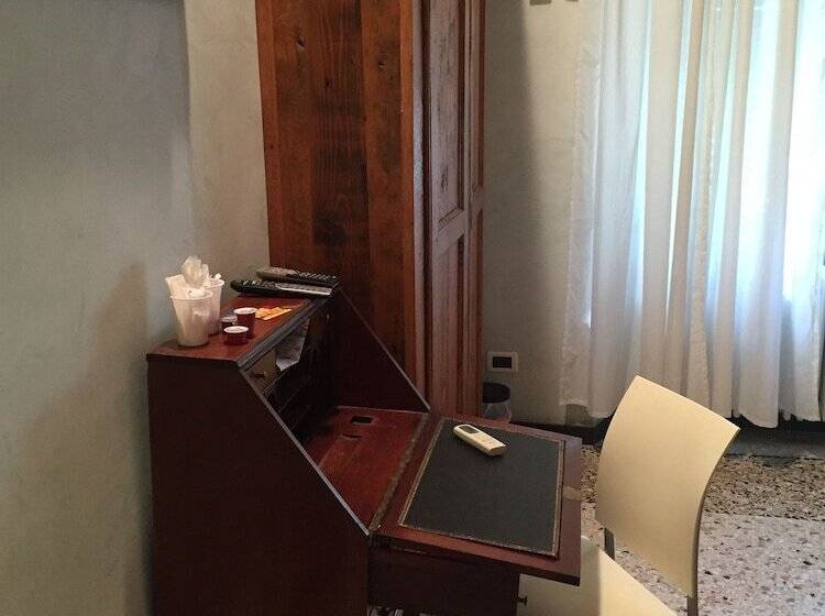 Chambre Quadruple Standard, Due Papi