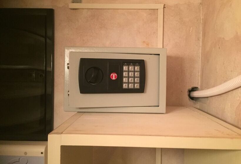 Chambre Quadruple Standard, Due Papi