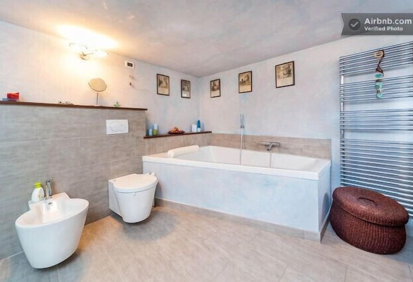 Chambre Deluxe, Due Papi