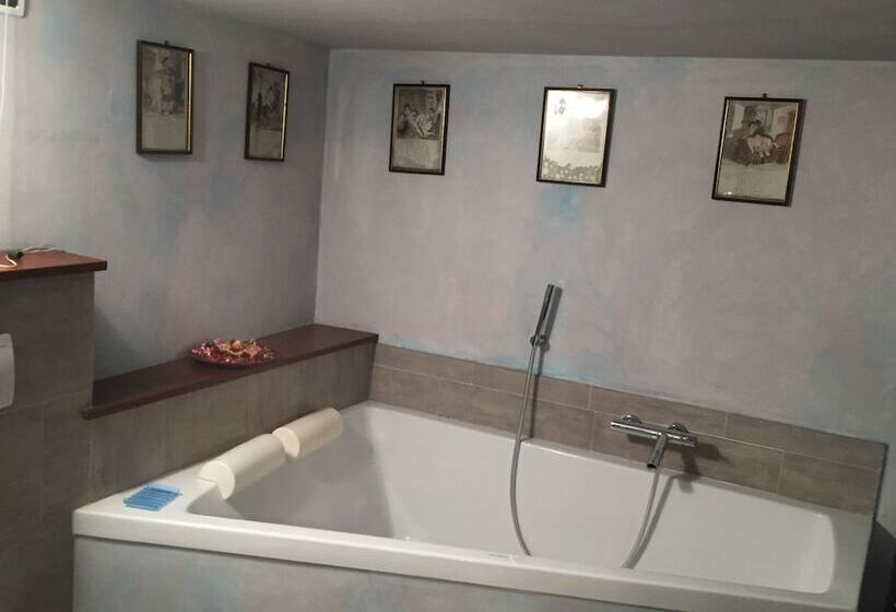 Chambre Deluxe, Due Papi