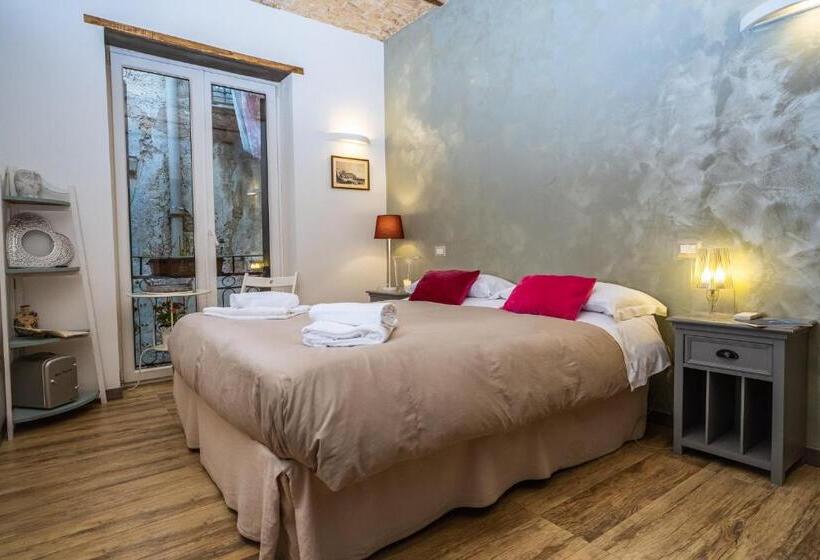 اتاق لوکس, Il Campanile