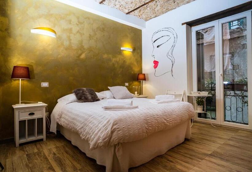 اتاق لوکس, Il Campanile