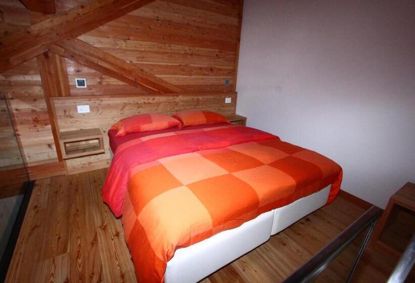 スタンダードトリプルルーム, Pra De La Casa