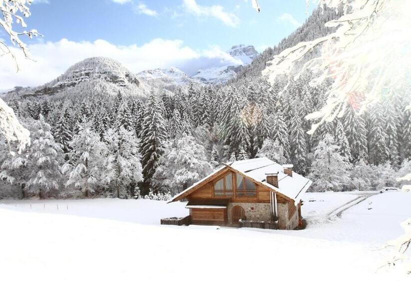 スタンダードトリプルルーム, Pra De La Casa