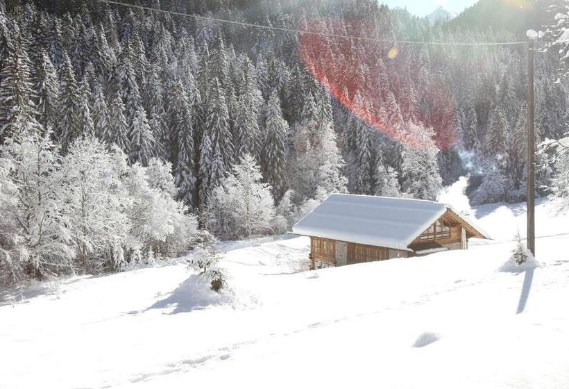 スタンダード4人部屋, Pra De La Casa