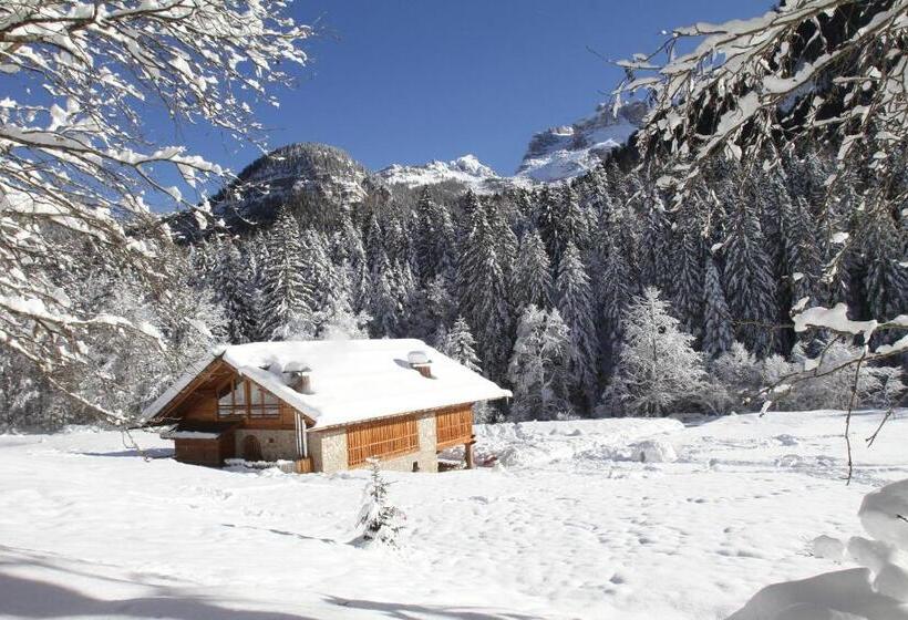 スタンダード4人部屋, Pra De La Casa