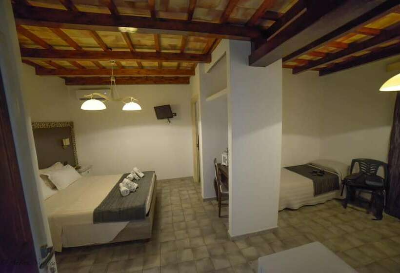 חדר סטנדרט לשלושה, Vicolo Del Porto