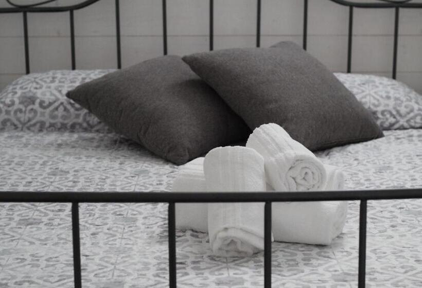 إستديو عائلى, Bed & Breakfast Mafi