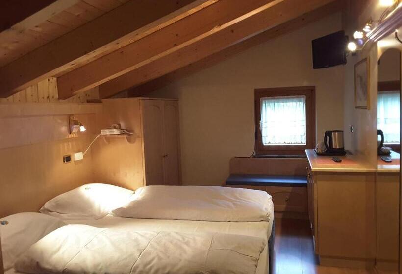 펜트하우스 룸, Chalet Brigitte B&b