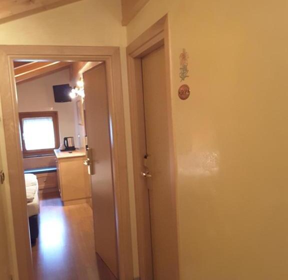 펜트하우스 룸, Chalet Brigitte B&b