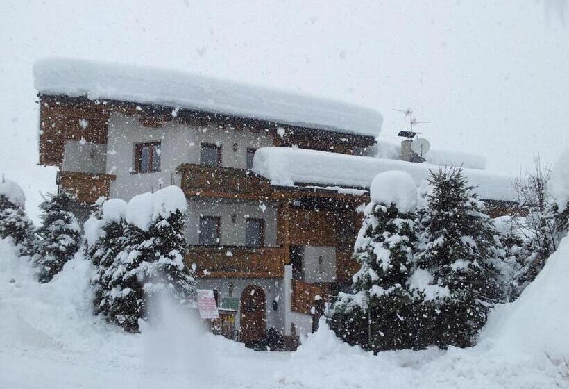 펜트하우스 룸, Chalet Brigitte B&b