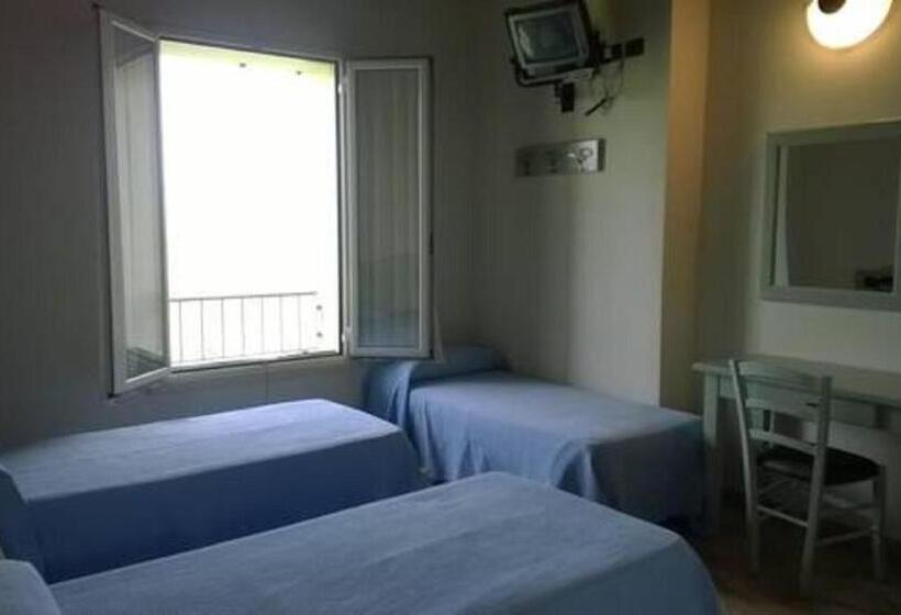 חדר סטנדרט לשלושה, Albergo Del Po