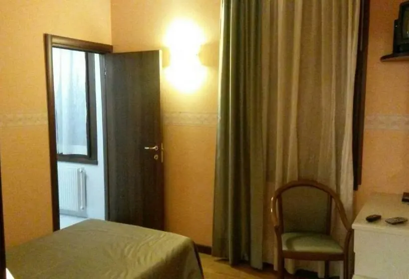 スタンダードシングルルーム, Albergo Ristorante Flora