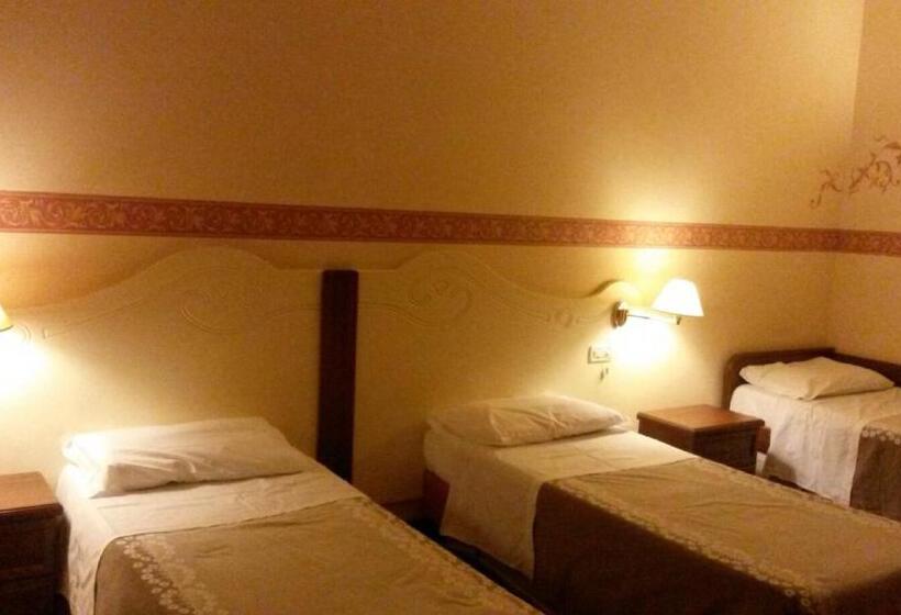 スタンダードトリプルルーム, Albergo Ristorante Flora