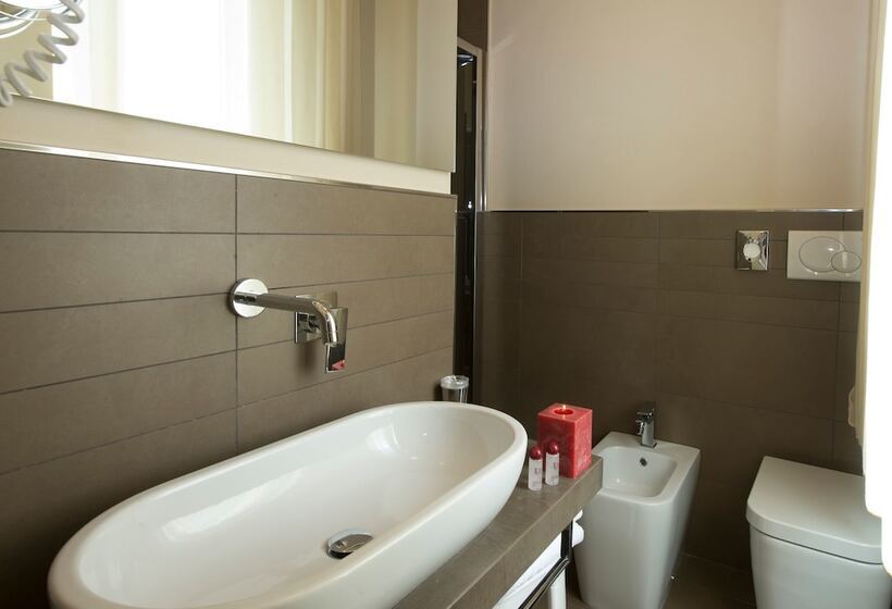 四人标准间, Rosenblatt