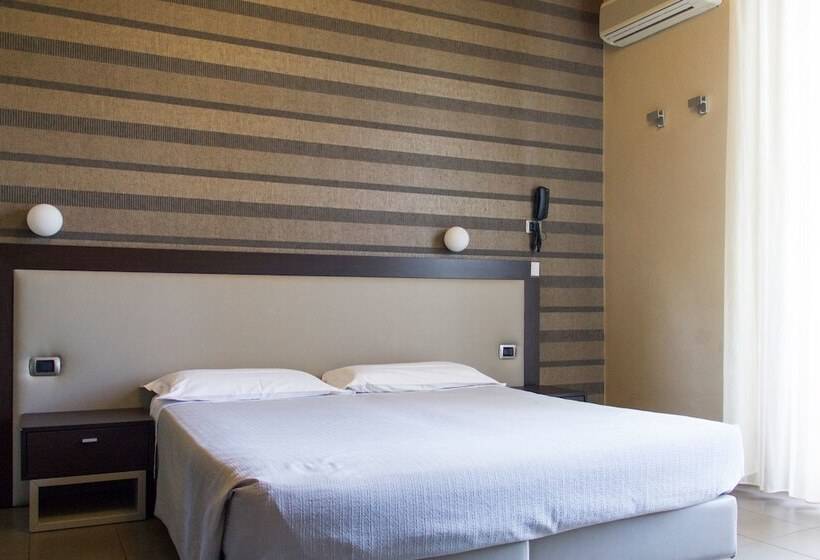 四人标准间, Rosenblatt