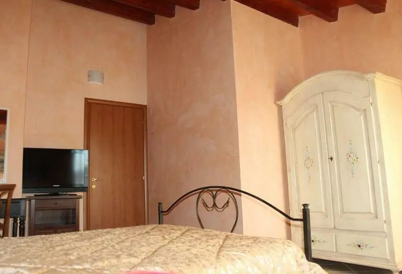 スタンダードトリプルルーム, Agorà Akrai B&b