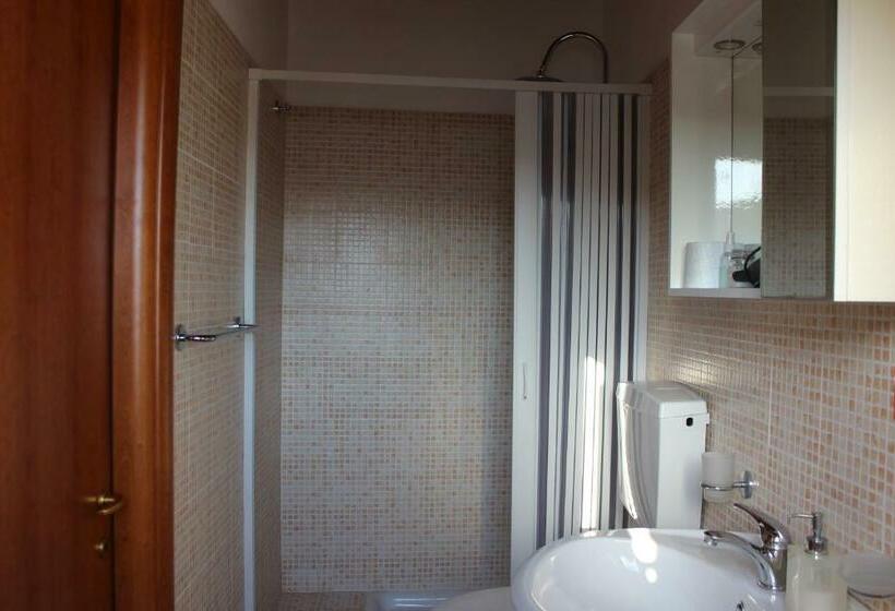 스탠다드 트리플 룸, Agorà Akrai B&b