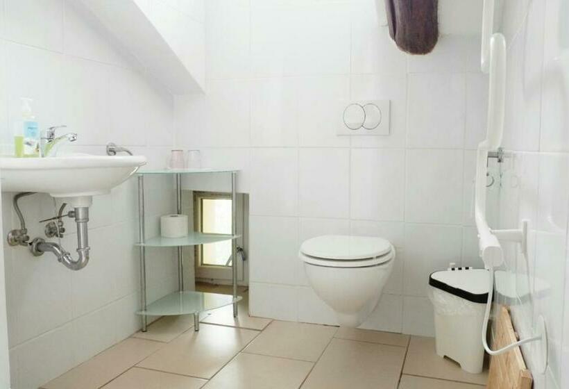 1 Bedroom Penthouse Apartment, Apartments Hemingway House