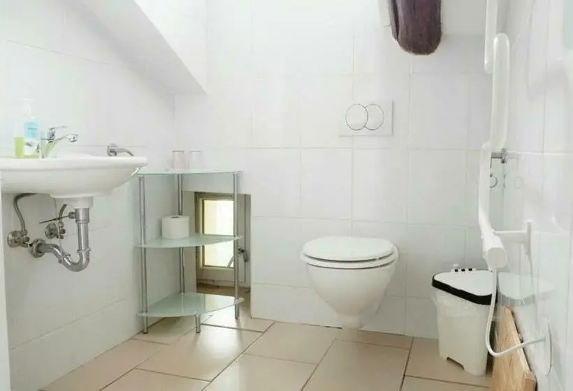 1 Bedroom Penthouse Apartment, Apartments Hemingway House