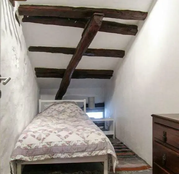 1 Bedroom Penthouse Apartment, Apartments Hemingway House