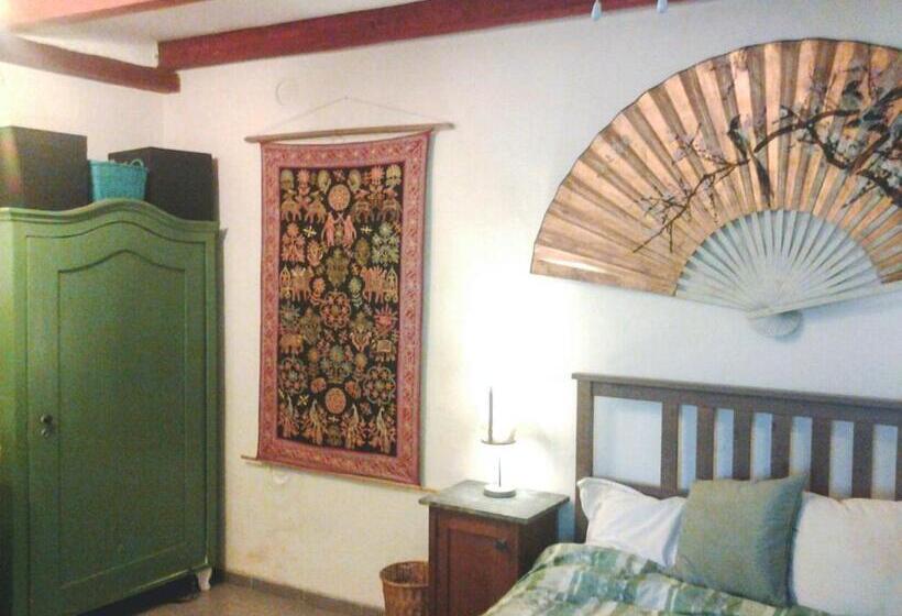 استودیوی استاندارد, Apartments Hemingway House