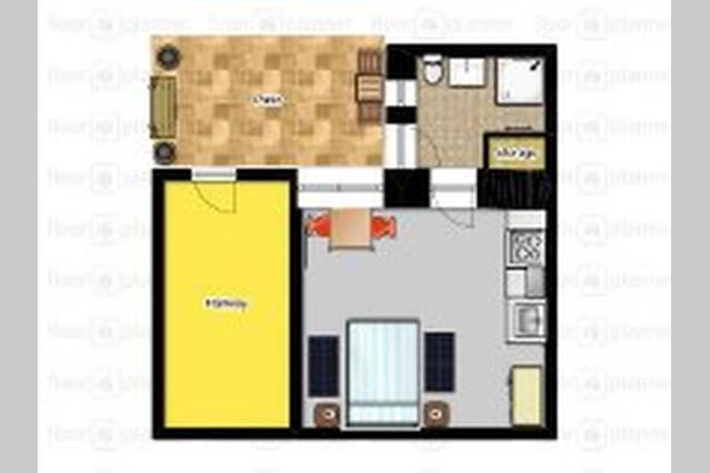 استودیوی استاندارد, Apartments Hemingway House