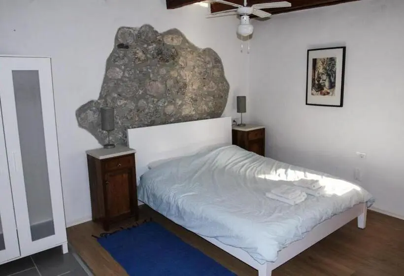 آپارتمان 1 خوابه با تراس, Apartments Hemingway House