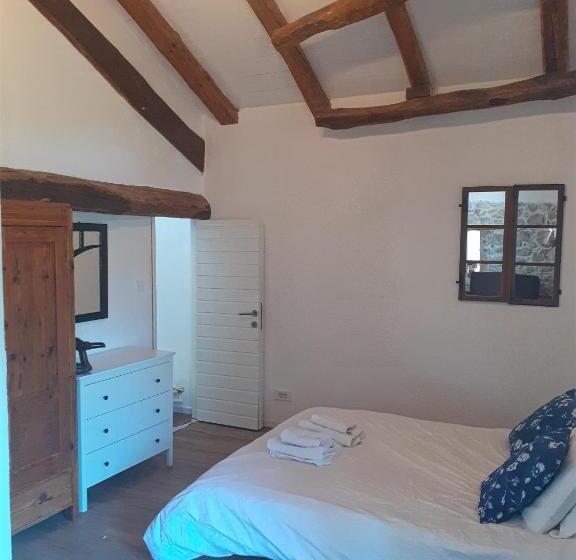 اتاق استاندارد سه تخته با بالکن, Apartments Hemingway House