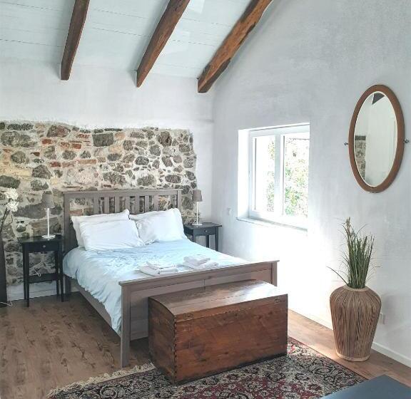 اتاق خانوادگی, Apartments Hemingway House