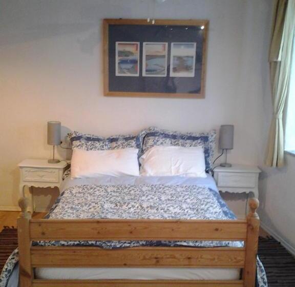 استودیوی استاندارد, Apartments Hemingway House