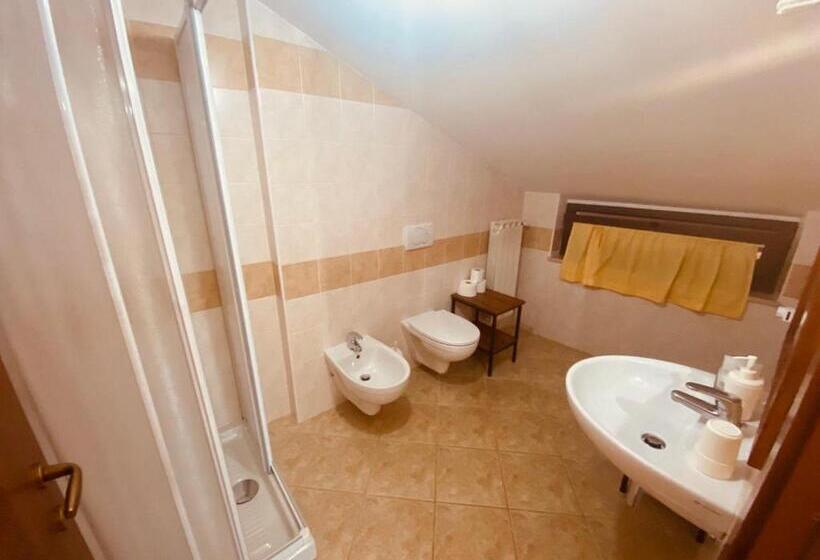 اتاق استاندارد سه نفره, Azienda Vitivinicola Sergio Del Casale