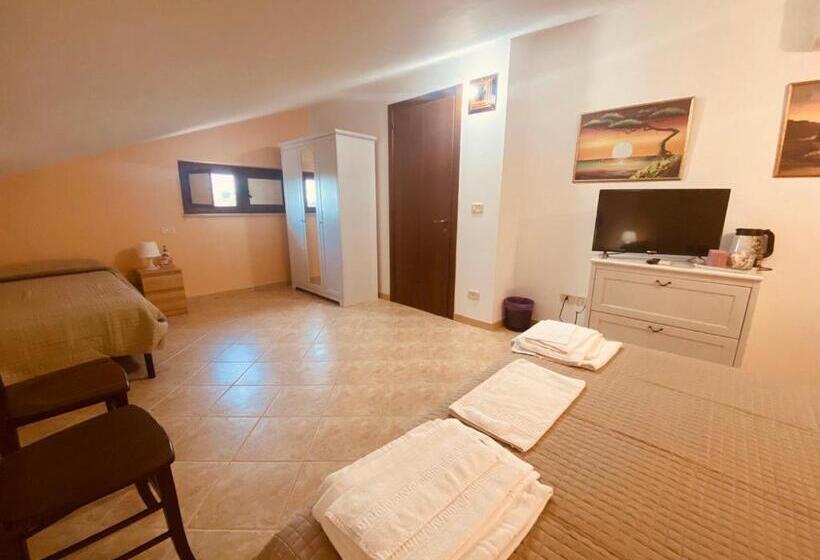 اتاق استاندارد سه نفره, Azienda Vitivinicola Sergio Del Casale