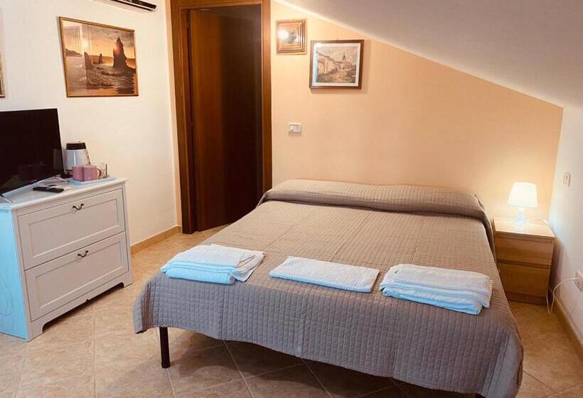 اتاق استاندارد سه نفره, Azienda Vitivinicola Sergio Del Casale