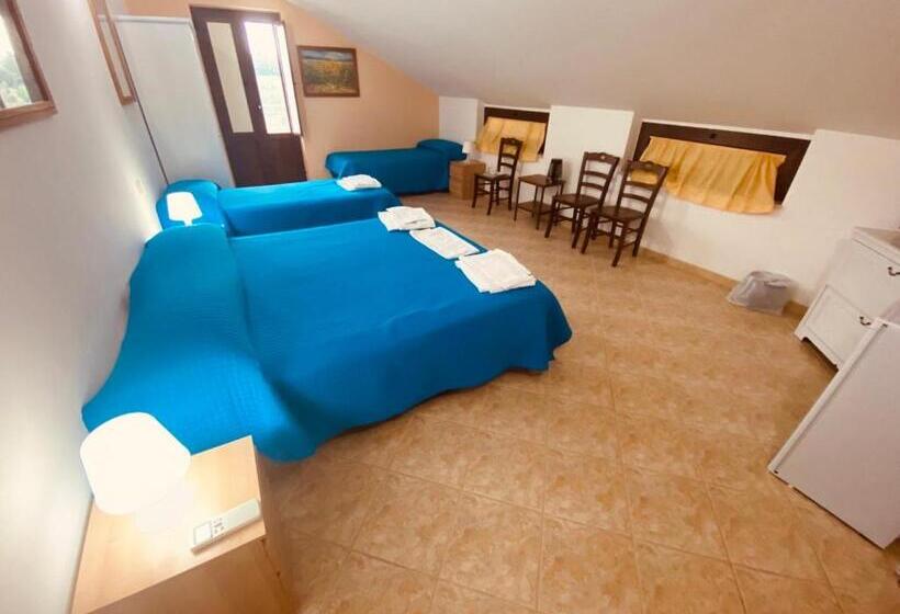 اتاق استاندارد چهار تخته, Azienda Vitivinicola Sergio Del Casale