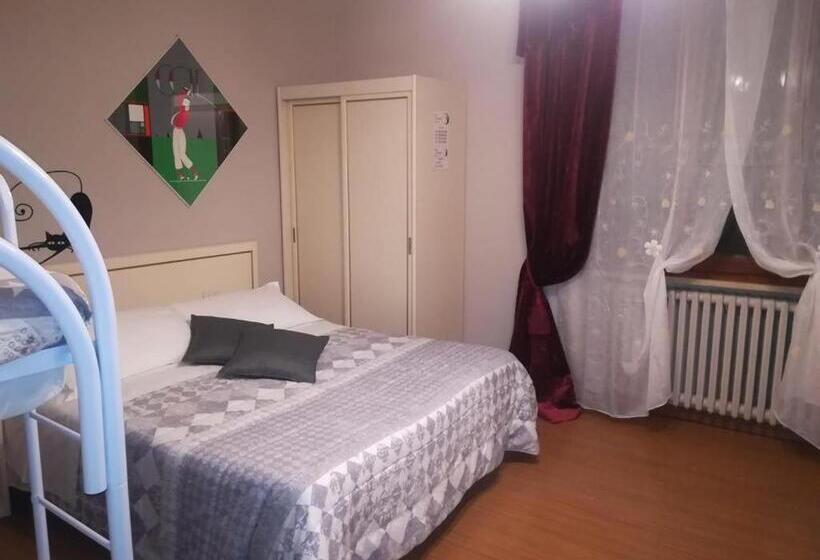 غرفة قياسية, La Stregatta