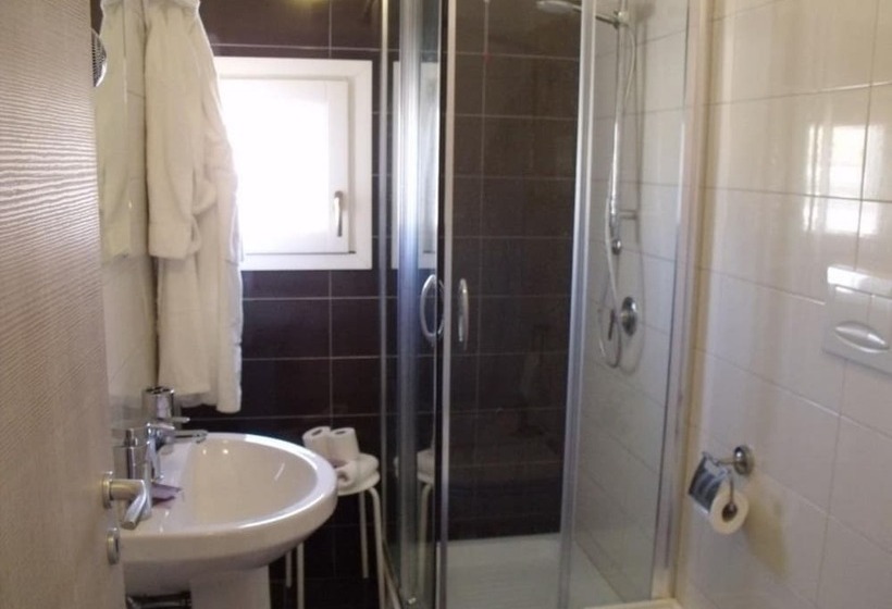 バルコニー付きデラックスルーム, Plaza Rooms