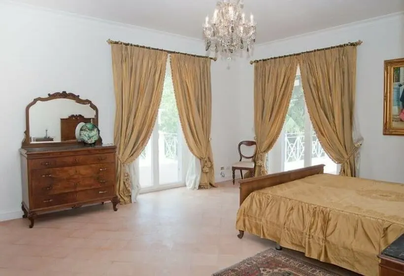 スタンダードルーム, Villa Strampelli