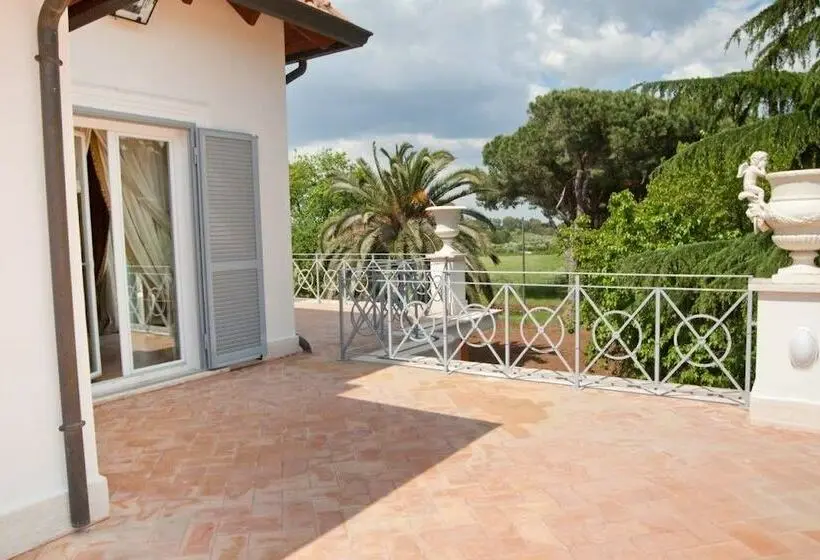 スタンダードルーム, Villa Strampelli