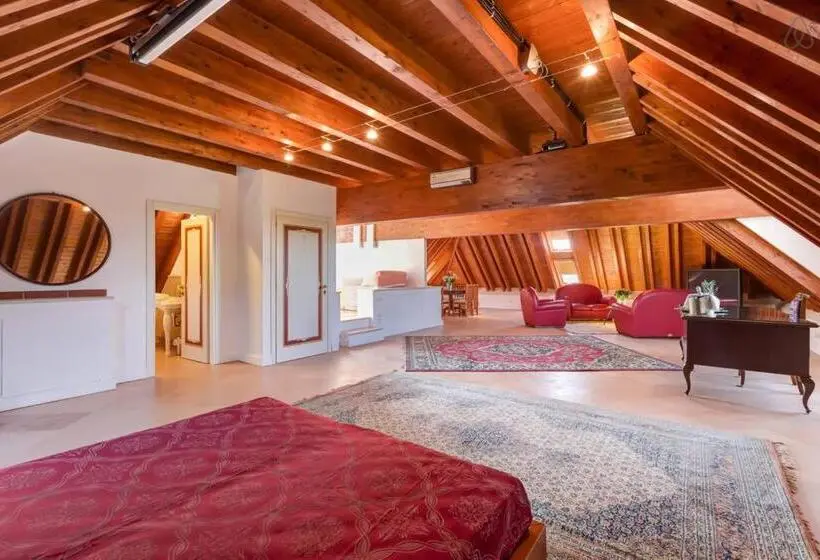 デラックススイート, Villa Strampelli