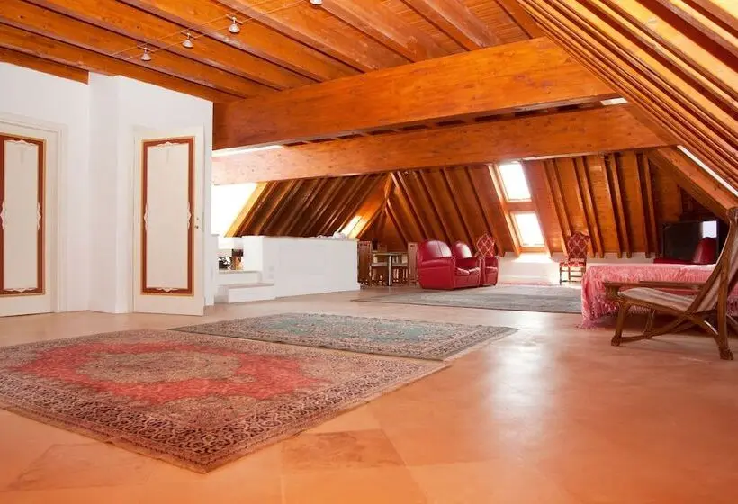 デラックスルーム, Villa Strampelli
