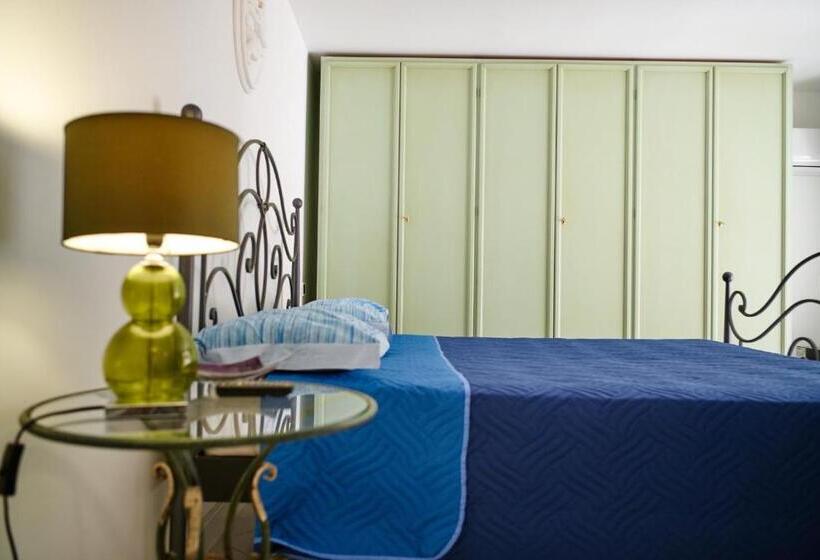 デラックスの４人部屋, Villacore Capri