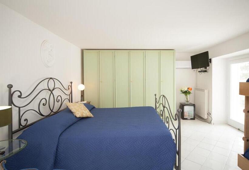 デラックスの４人部屋, Villacore Capri