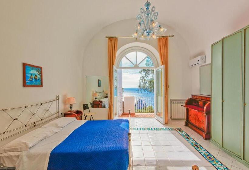 キングサイズベッドのスイートルーム, Villacore Capri