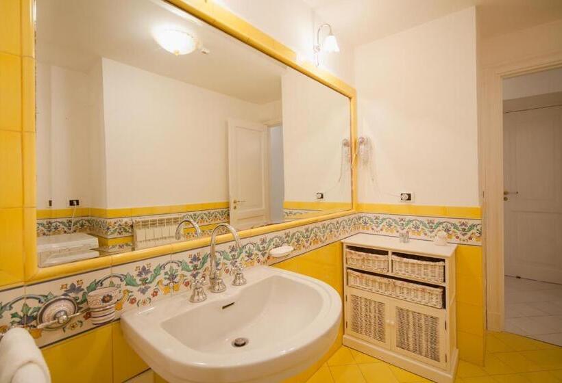 Standard room with outdoor bath, Villacore Capri