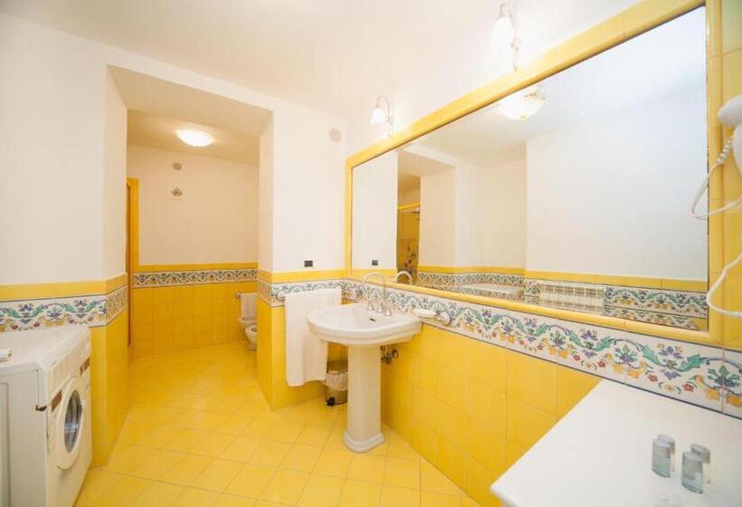 Standard room with outdoor bath, Villacore Capri