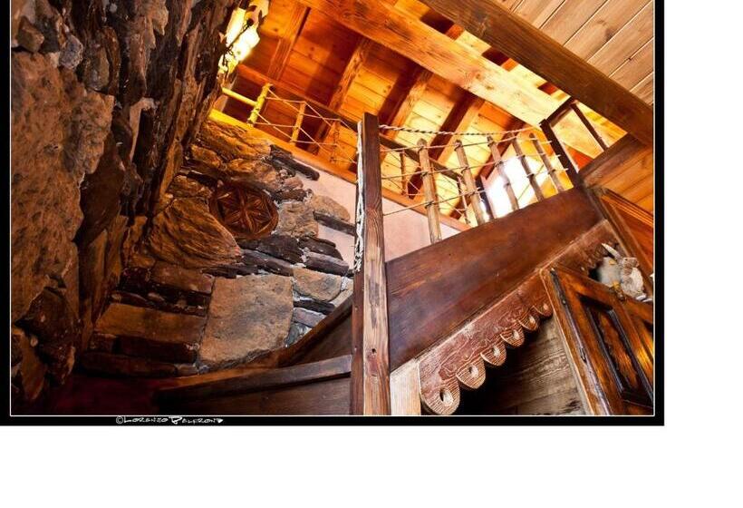 חדר לארבעה סטנדרטי עם מרפסת, Baita La Jolie Bergere