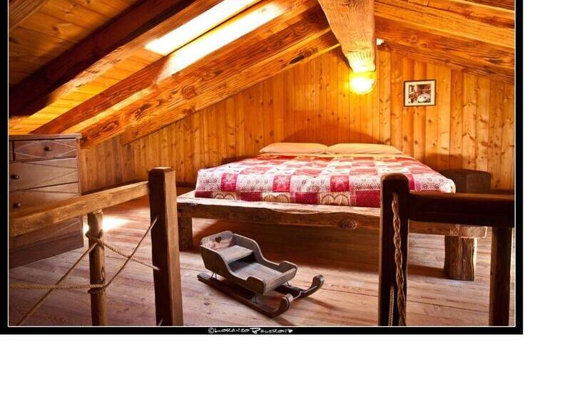 חדר לארבעה סטנדרטי עם מרפסת, Baita La Jolie Bergere