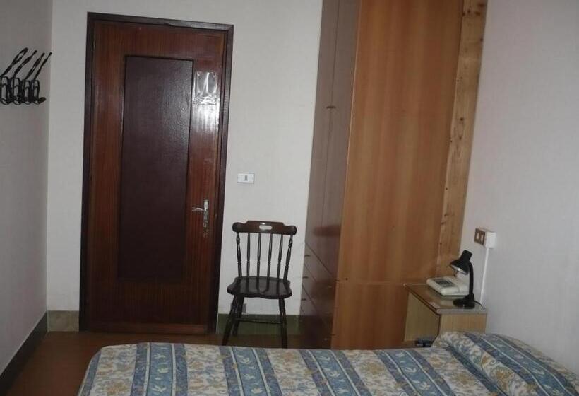 اتاق استاندارد یک تخته با سرویس بهداشتی مشترک, Beau Séjour