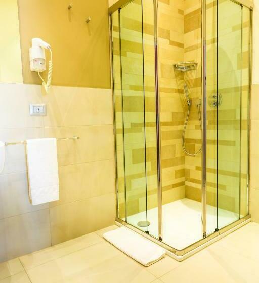 חדר סופריור יחיד, Calaluna